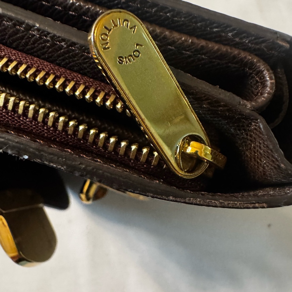 Louis Vuitton Damier Ebene Louisville wallet - Picture 5 of 12